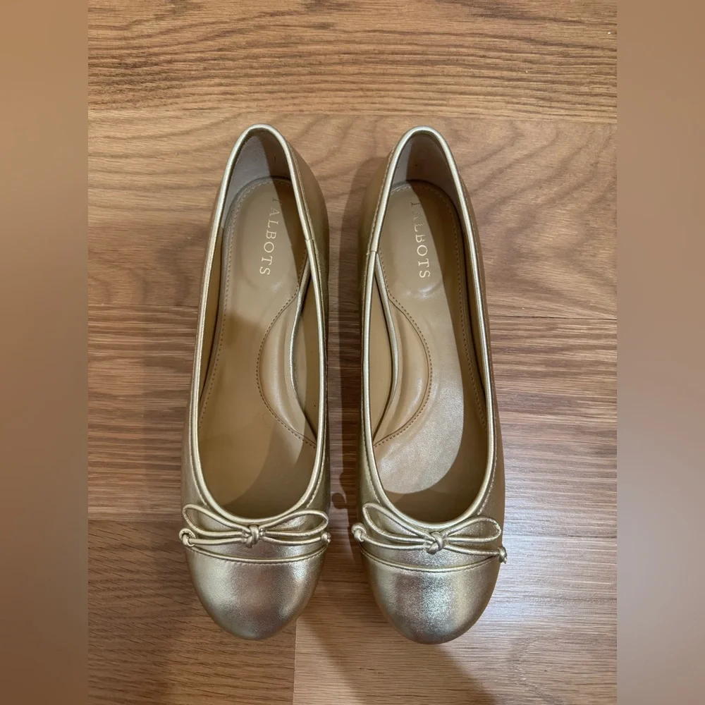 NWOB Talbots Blair Cap Toe Gold Ballet Flats, Size 8M - Picture 2 of 5